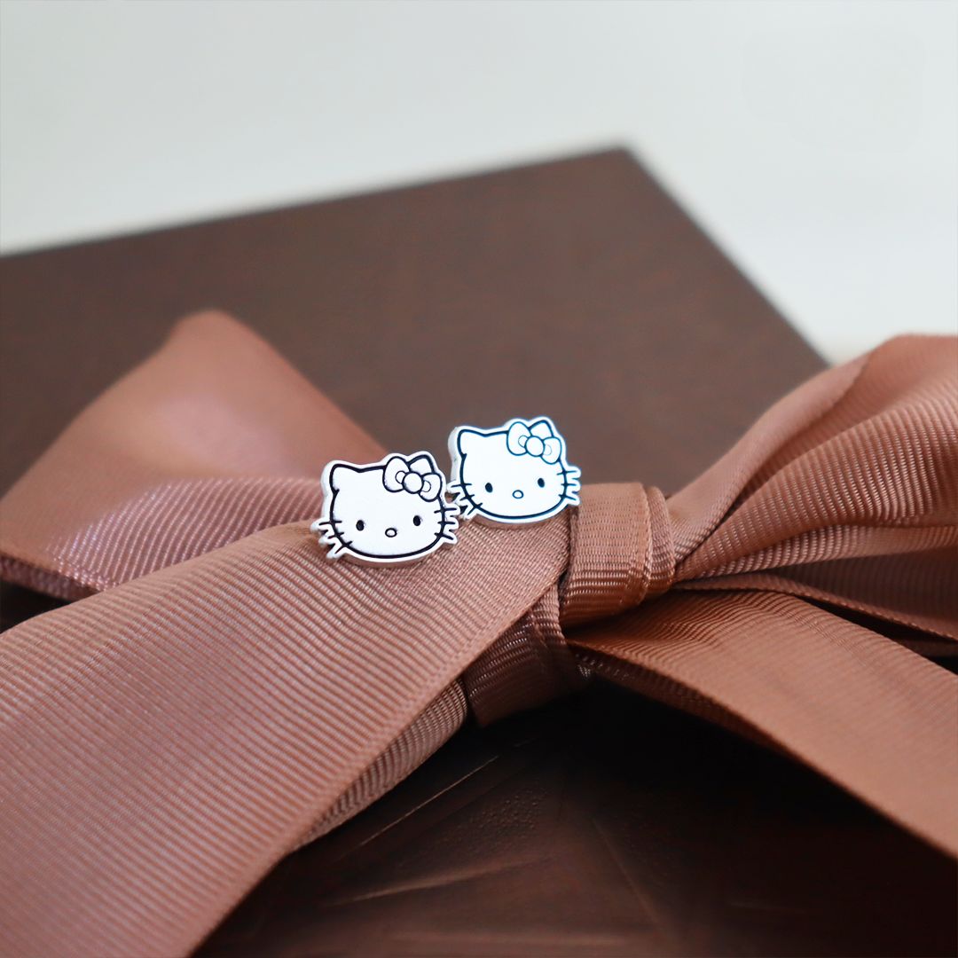 ARETES HELLO KITTY PEGADOS