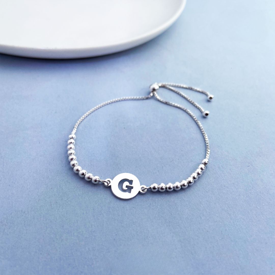 PULSERA CON INICIAL