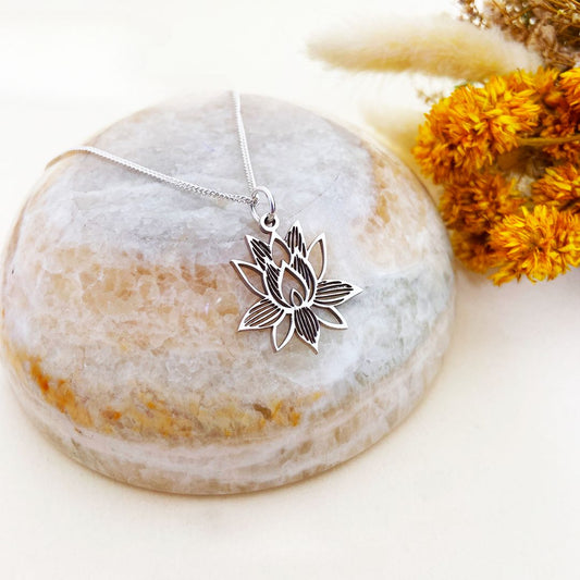 COLLAR FLOR DE LOTO