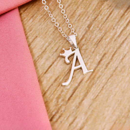 COLLAR LETRA + CORONA