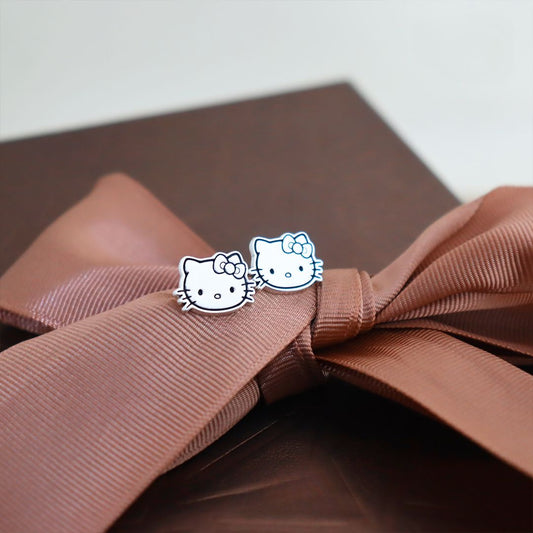 ARETES HELLO KITTY PEGADOS