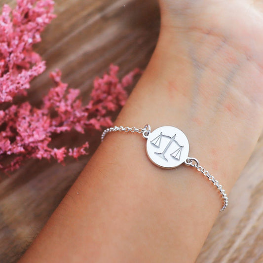 PULSERA ABOGADA