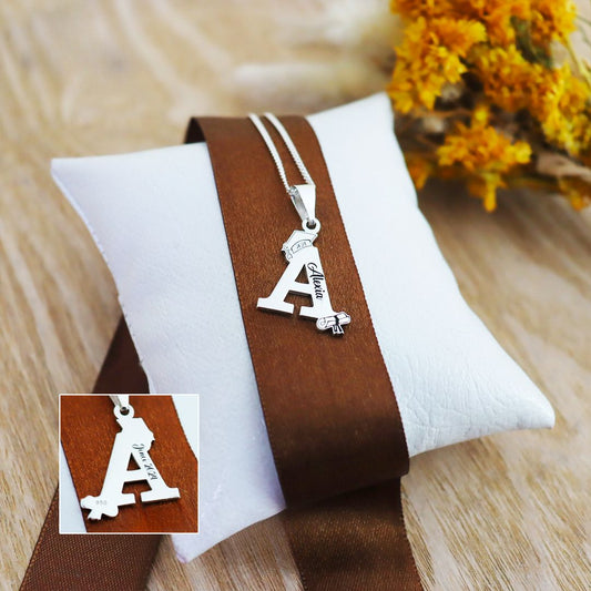 COLLAR GRADUACION CON INICIAL